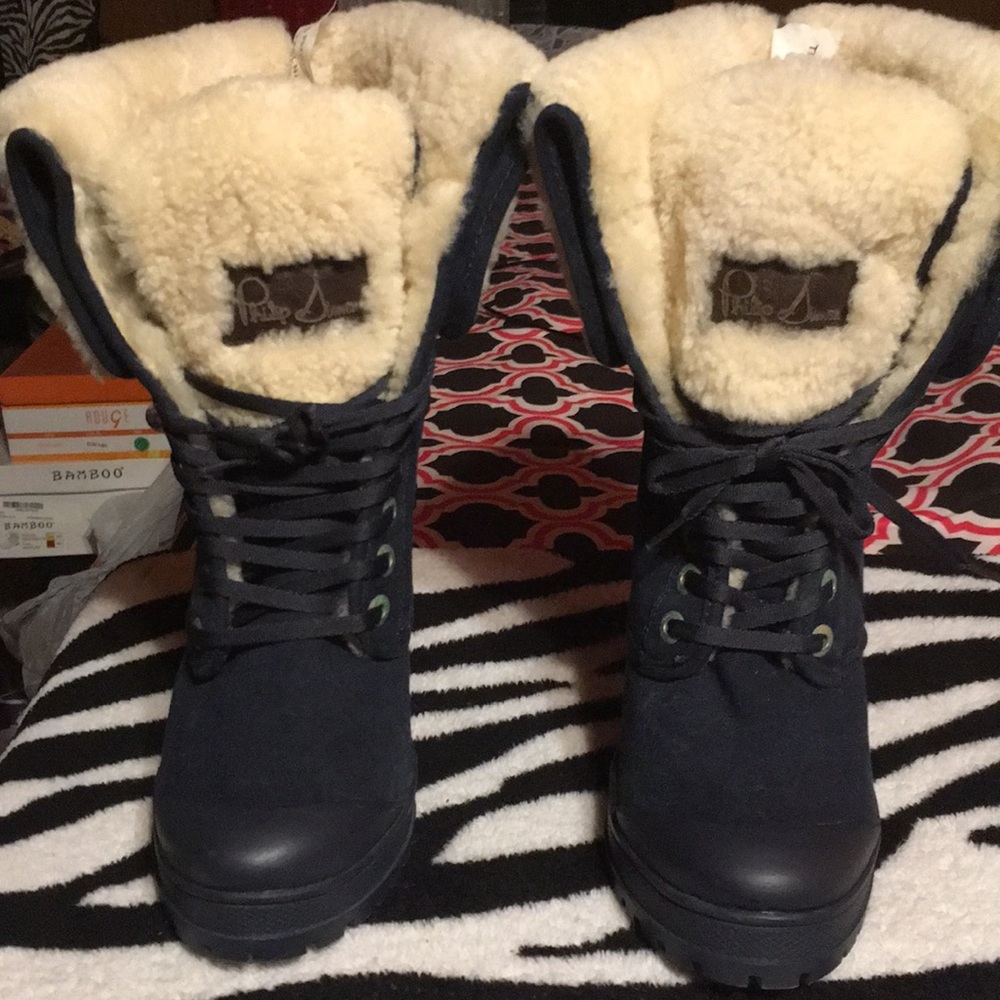 Navy blue sheep skin insulated high heel boots